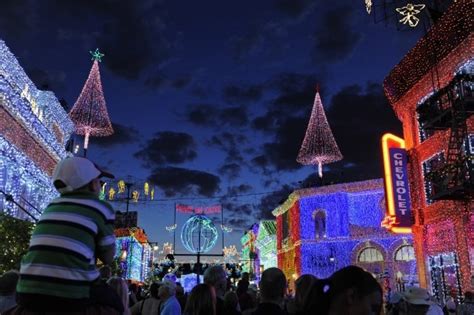 Top Five Behind-The-Scenes Looks at Walt Disney World Resort Holidays | Disney Parks Blog