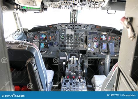 Commercial Airline Cockpit Royalty Free Stock Photography - Image: 14657787