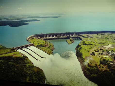 Tommy in South America: Itaipu Dam in Brazil