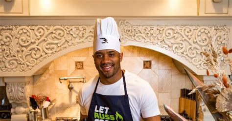 Russell Wilson shares recipe for his special mac n cheese