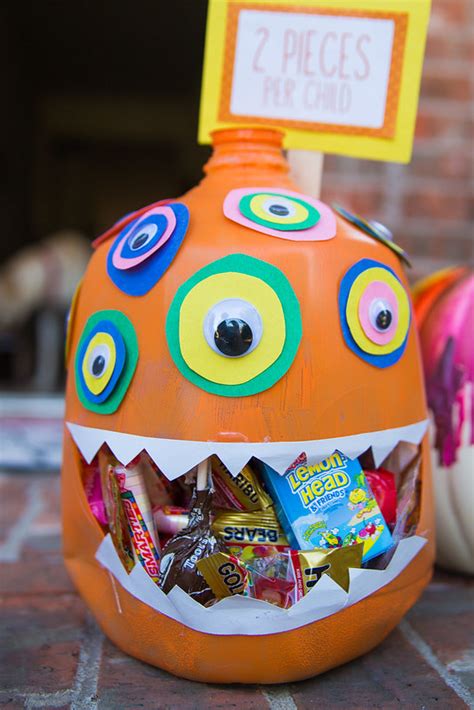 Homemade Halloween Candy Dispenser - The Nerd's Wife