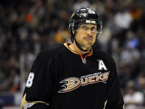 Anaheim Ducks Great Teemu Selanne Ends Career in Loss - Guardian ...