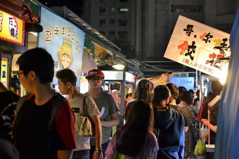 De Markt Van De Ruifengnacht in Kaohsiung, Taiwan Nightmarket Redactionele Afbeelding - Image of ...