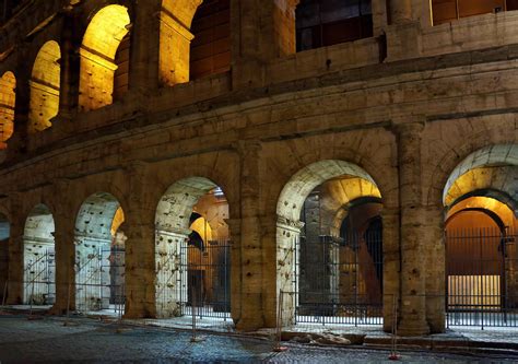 Colosseum at Night | Rome's Iconic Landmark Under the Stars