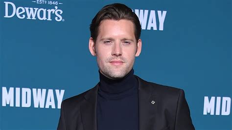 Luke Kleintank to Lead the Cast of 'FBI: International,' The Third ...