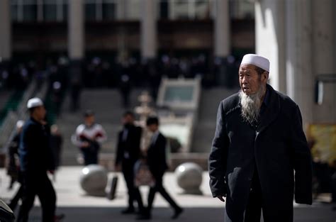 Protest by Chinese Hui Muslims at Weizhou Grand Mosque goes on as sides ...