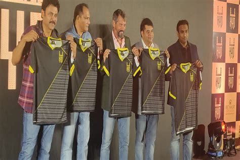 Hyderabad FC unveils team jersey for ISL season 6 - The Statesman