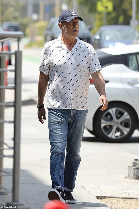 Bruce Willis dons button-down shirt and jeans while grabbing Salt and ...