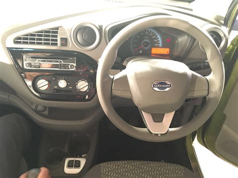 datsun redi go vs maruti alto comparison -2016-datsun-redi-go-interior ...