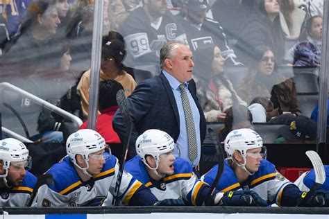 Craig Berube one-on-one: On coaching through a Blues re-tool, challenging Robert Thomas and more ...