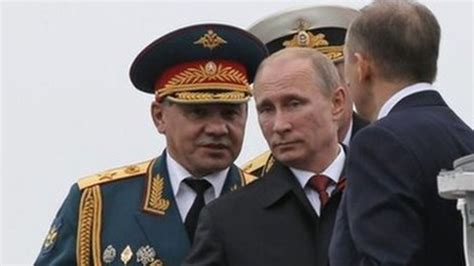 Ukraine crisis: Vladimir Putin visits annexed Crimea - BBC News