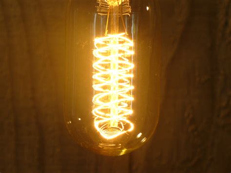 Ampoule décorative a filament "spirale" 40 watts - www.Lampes-recup.com
