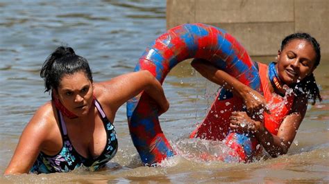 How Australian Survivor Contestants Get to Challenges In the Ocean