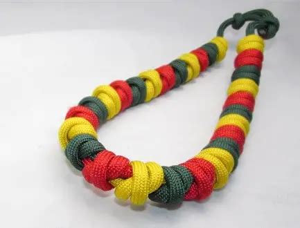 30 Awesome Paracord Necklace Instructions & Patterns