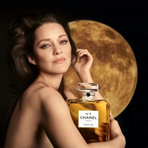 Marion Cotillard Chanel No. 5 Holiday 2022 Perfume Campaign