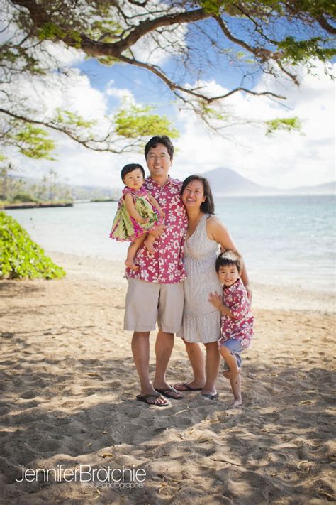 Beautiful Waialae Beach with the Ito Family - California Family Photographer - Jennifer Brotchie