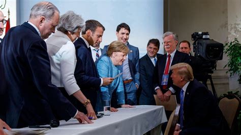 Trump at G7: Who's who in Merkel's photo? - BBC News