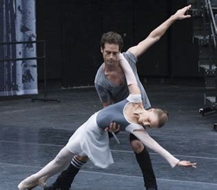 Choreographer breaks down ‘Black Swan’ into black and white – Boston Herald