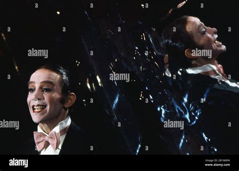 Joel Grey, "Cabaret" (1972) Allied Artists Cinema Publishers Collection ...