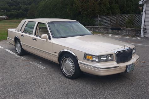 Hemmings Auctions | 1997 Lincoln Town_car