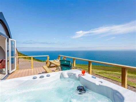 20 Luxury Dog Friendly Lodges with Hot Tubs UK: (Top Picks)