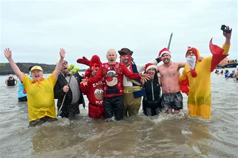 WATCH: More action from Tenby's record-breaking Boxing Day Swim | tenby ...