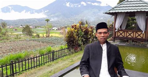 Biografi Ustadz Abdul Somad, Lc. MA - Para Pejalan