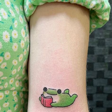 Monkey Tattoo Ideas For Women | Frog tattoos, Monkey tattoos, Cute tiny ...