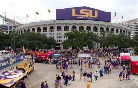 Louisiana State University Rankings, Reviews and Profile Data | UniversityHQ