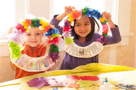 Holiday Thankful Wreath with Tissue Paper for Kids Ages 4+ | Wildini