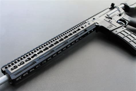 How to remove a handguard from an AR 15 | Techno FAQ