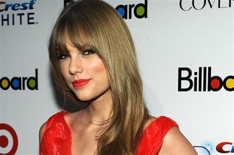 Taylor Swift Brushes Off Mean Internet Prank With Generous Donation to ...