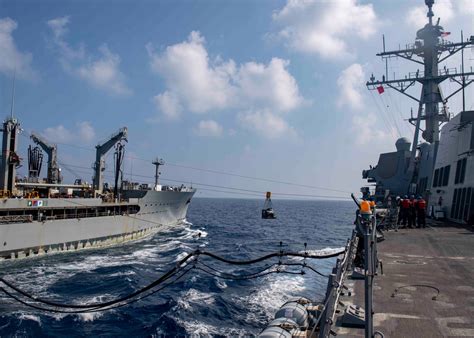 DVIDS - Images - USS Mustin Conducts Replenishment-at-Sea [Image 5 of 7]