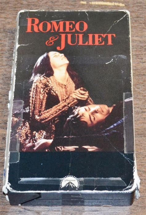 Romeo and Juliet VHS Franco Zeffirelli Olivia Hussey Leonard Whiting ...