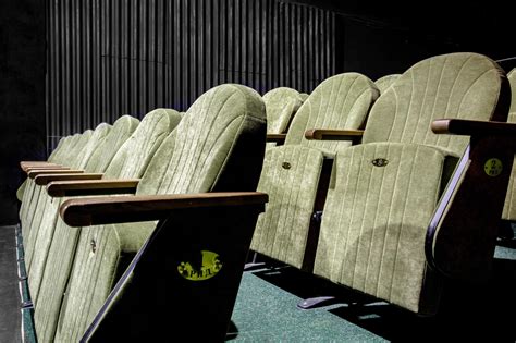 Church chairs options. How to choose seats for church? | ComforTek blog