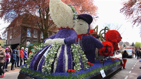 Hotels along the Flower Parade route - Tulip Festival Amsterdam