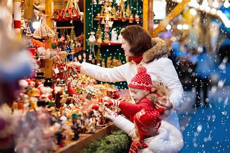 World's Top 15 Best Christmas Vacations for Families!