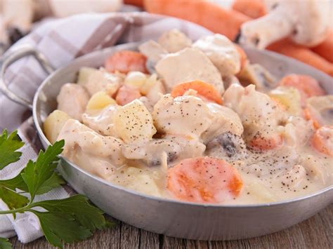 Blanquette de veau traditionnelle : Recette de Blanquette de veau traditionnelle - Marmiton