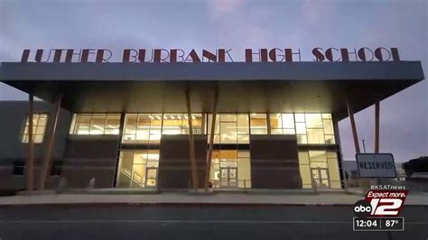 Burbank High School students start new school year with brand new building - YouTube