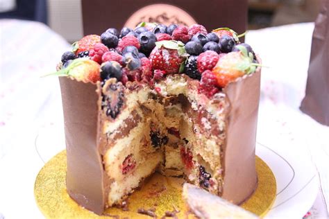 Create a cake with Patisserie Valerie – Prettygreentea