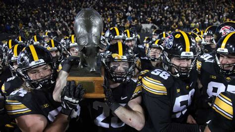 Iowa football vs. Minnesota TV channel, livestream info