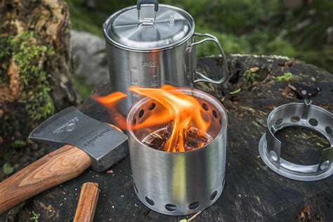 Base Camp Food: lightweight, expedition freeze dried meals and stoves