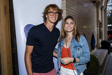 Denis Shapovalov Girlfriend : Golf Tiger Woods Ex Alongside Girlfriend ...