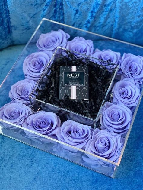 Eternal Fleur Bloom Box 12 Lilac Preserved Roses in a Box in 2021 | Nyc flower shop, Preserved ...