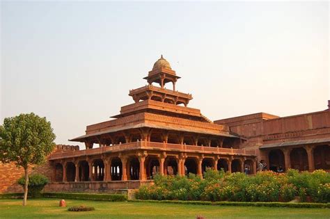 Fatehpur Sikri | Tourist Places to Visit & Travel Guide to Fatehpur Sikri