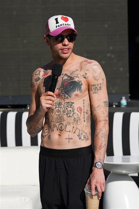 Pete Davidson Shirtless In Miami Amid Tattoo Removal: Photos ...