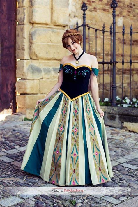 Anna's Coronation Dress by GreedLin on DeviantArt