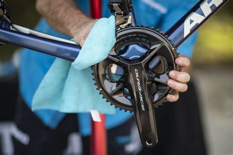 Shimano_Dura_Ace_R9200_crankset_install - Canadian Cycling Magazine