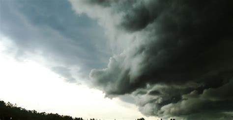 Al Quran telah menerangkan adanya Awan Comulonimbus (Surat An-Nur 24:43) - SEO paling KEREN