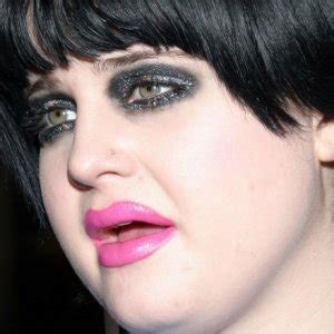 The Story Behind Kelly Osbourne's Extreme Transformation - ZergNet